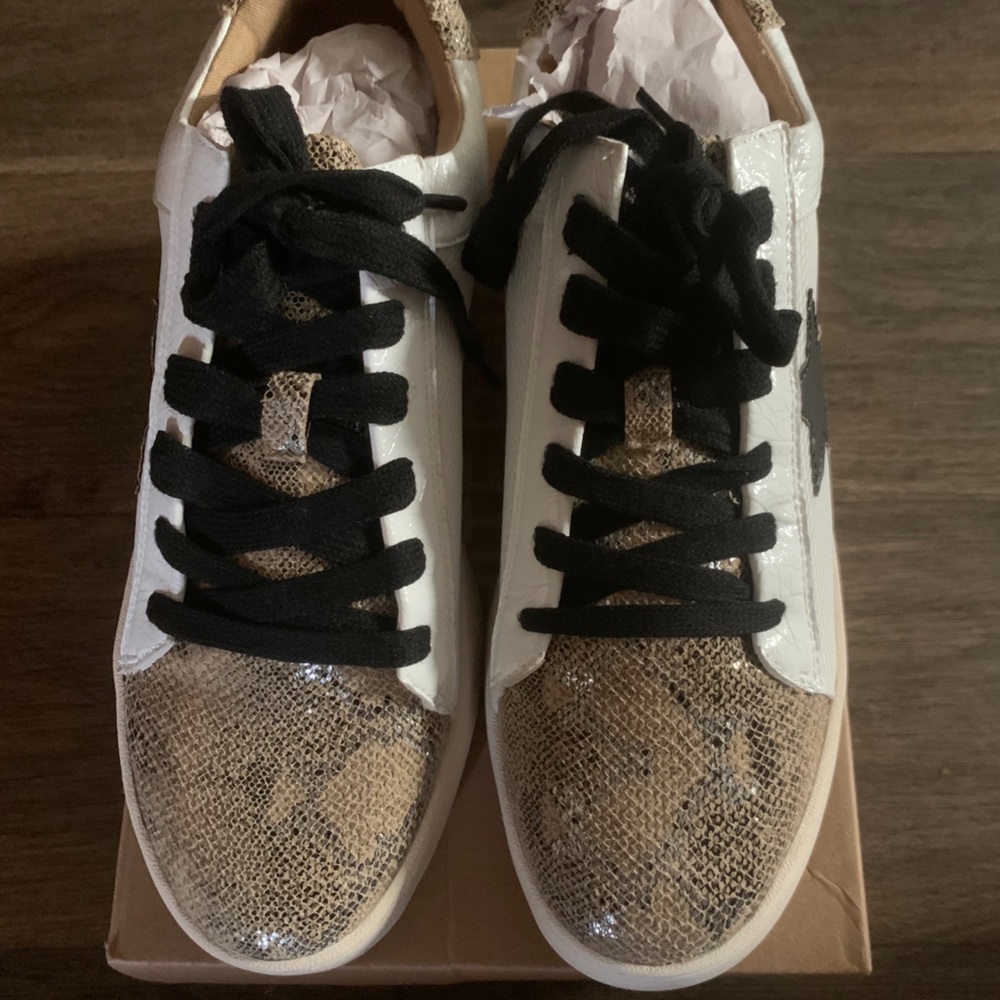 White Raven Sneakers